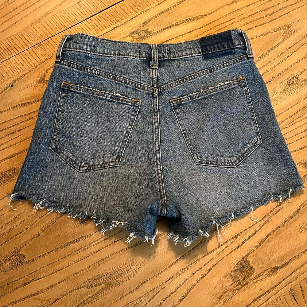Abercrombie High Rise Mom Short - Picture 3 of 4